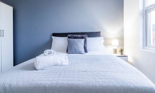 5 slaapkamers, een strijkplank/strijkijzer, wifi, beddengoed