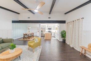 Interior - 4015 S. Peninsula - Daytona Beach Oceanfront Vacations, Inc (Port Orange)