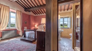 Doppel- oder Zweibettzimmer | 1 Schlafzimmer, Minibar, individuell dekoriert, individuell eingerichtet