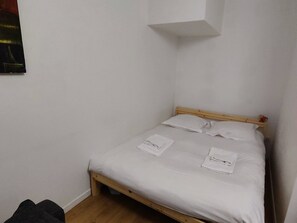 Bügeleisen/Bügelbrett, WLAN, Bettwäsche