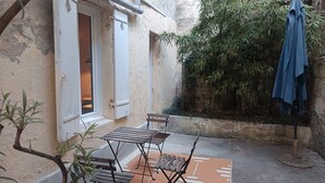 Outdoor dining - Charming apartment downtown Bordeaux (Bordeaux)