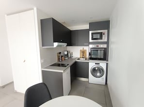Fridge, microwave, coffee/tea maker, toaster - Very lovely apartment Bordeaux (Bordeaux)