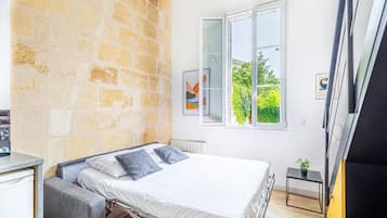 1 Schlafzimmer, BĂŒgeleisen/BĂŒgelbrett, WLAN, BettwĂ€sche