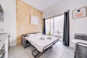 Iron/ironing board, WiFi, bed sheets - Beautiful apartment Bordeaux with private terrace (Bordeaux)