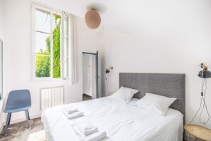 2 bedrooms, iron/ironing board, Internet, bed sheets - Beautiful apartment Bordeaux center (Bordeaux)