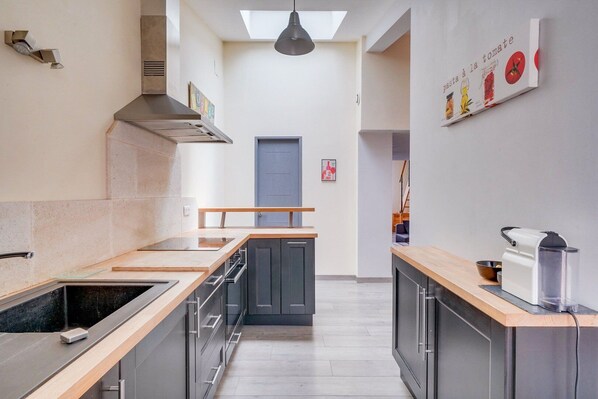 Fridge, microwave, oven, dishwasher - Beautiful townhouse Talence (Talence)