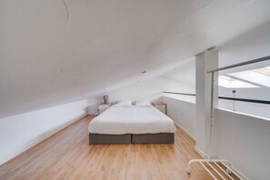 1 quarto, ferros/tábuas de passar roupa, acesso à internet