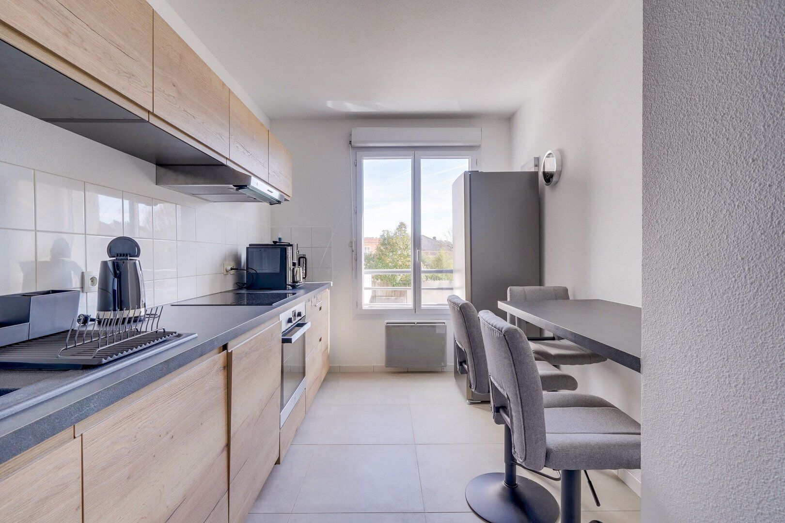 Kjøleskap, mikrobølgeovn, ovn og oppvaskmaskin