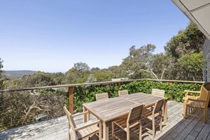 تناول الطعام بالخارج