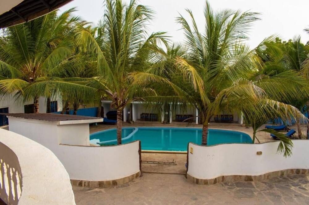 Lux Suites Diani Holiday Villas