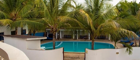 Utomhuspool