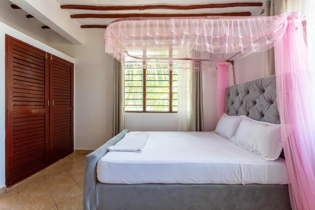 Vila família | 3 quartos, Wi-Fi de cortesia, roupa de cama