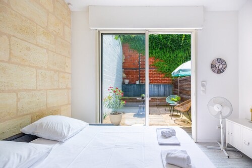 Joli studio Bordeaux centre avec terrasse