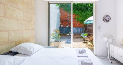 Joli studio Bordeaux centre avec terrasse