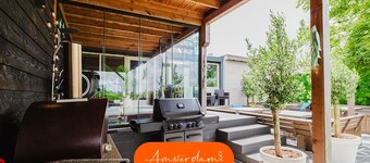 Amsterdam Group Villa | 12 + Beds | 3- bedrooms