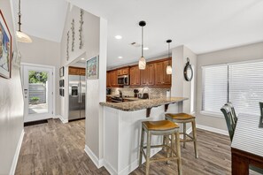 Fridge, microwave, oven, stovetop - Golf Cart ~ End Unit with Loft ~ Master Balcony (Miramar Beach)