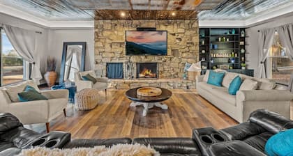 Quiet 3BR Farmhouse w/Firepit | Huge Yard+Privacy