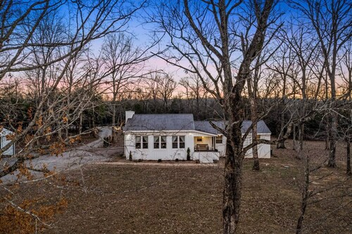 Quiet 3BR Farmhouse w/Firepit | Huge Yard+Privacy