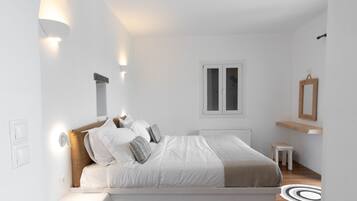 Premium bedding, memory foam beds, in-room safe, individually decorated