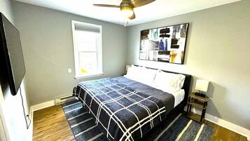 1 bedroom, desk, iron/ironing board, WiFi