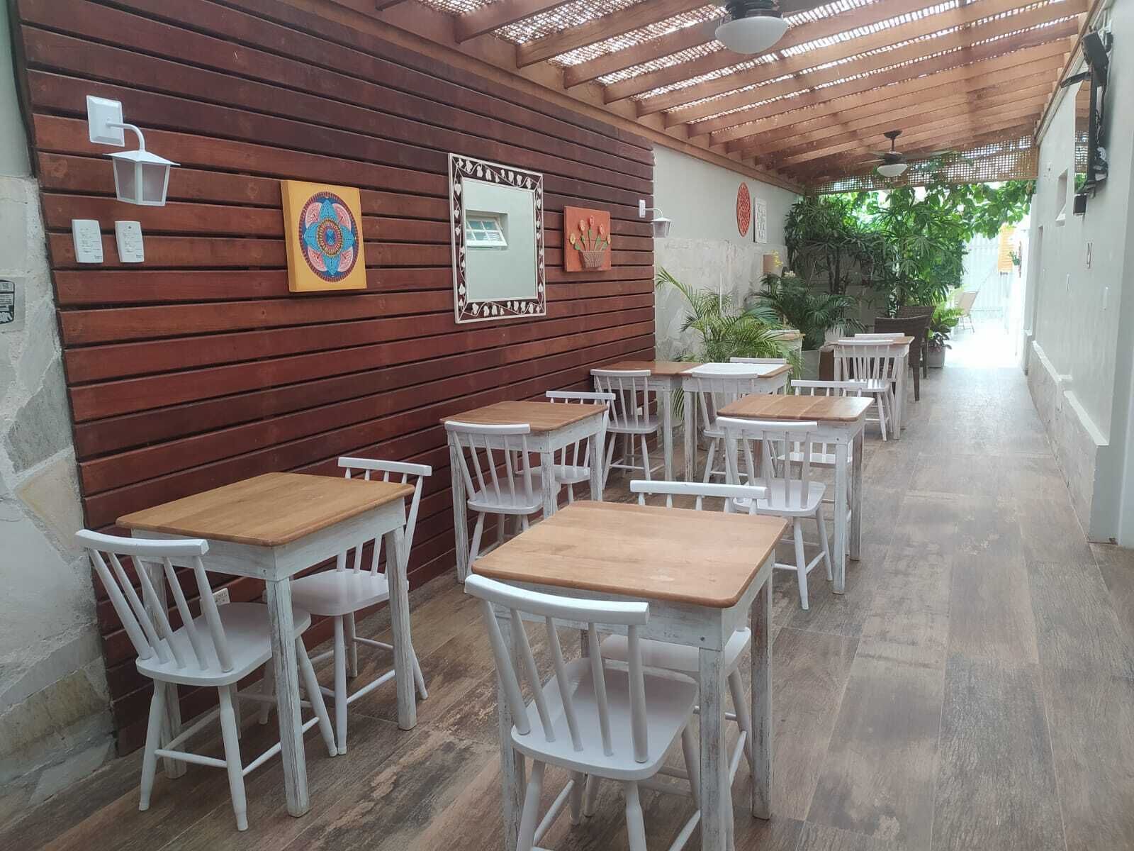 Café da manhã self-service grátis todos os dias