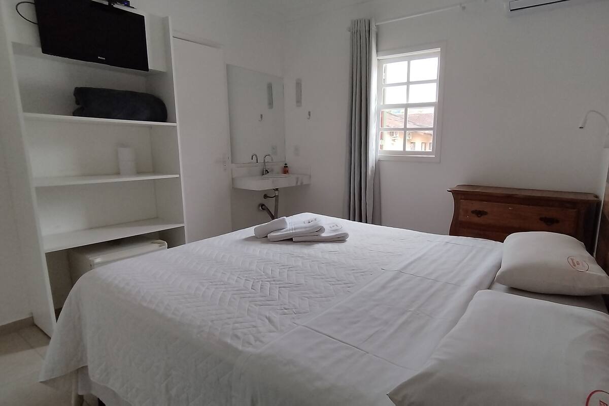 Comfort-Doppel- oder -Zweibettzimmer, 1 Schlafzimmer, mit Bad