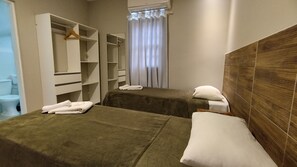 Family Room, Ensuite | Free WiFi, bed sheets - Pousada Villa Encanto (São Sebastião)