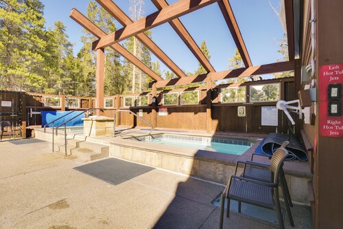 Walk to Chairlifts: Breck Condo w/ Private Patio
