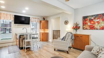 House (1 Bedroom) | Interior