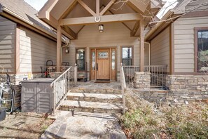 House (5 Bedrooms) | Interior - Pine Mountain Club Cabin w/ Private Deck & Views! (Pine Mountain Club)