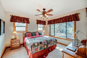 House (5 Bedrooms) | Interior