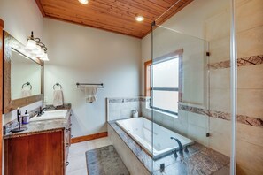 House (5 Bedrooms) | Interior - Pine Mountain Club Cabin w/ Private Deck & Views! (Pine Mountain Club)