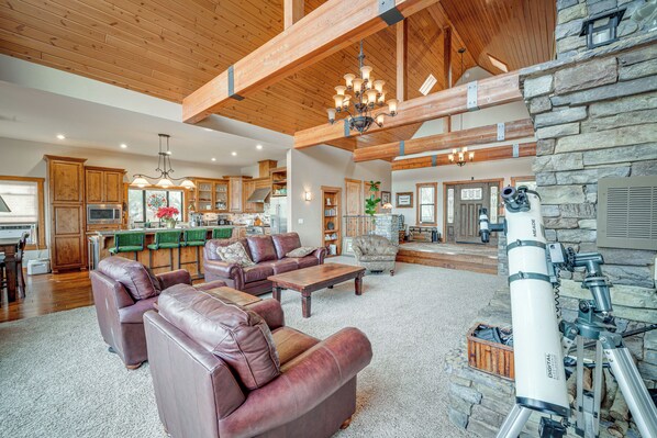 House (5 Bedrooms) | Interior - Pine Mountain Club Cabin w/ Private Deck & Views! (Pine Mountain Club)