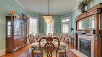 House (4 Bedrooms) | Interior