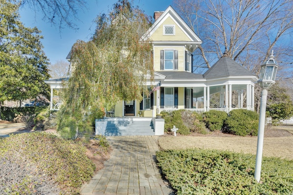 House (4 Bedrooms) | Front of property
