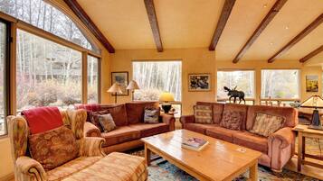 House (4 Bedrooms) | Interior