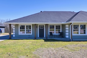 House (2 Bedrooms) | Interior - 'little Elm Pearl' Near Park & Lewisville Lake! (Little Elm)