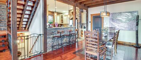 House (4 Bedrooms) | Interior