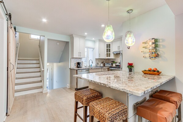 Microwave, oven, stovetop, dishwasher - Bright Milford Beach House w/ Outdoor Shower (Milford)