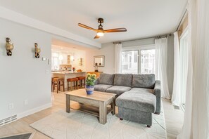 House (2 Bedrooms) | Interior