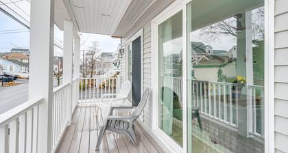 Bright Milford Beach House w/ Outdoor Shower