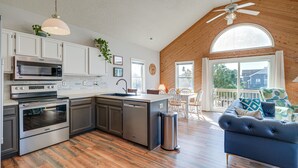 House (4 Bedrooms) | Private kitchen | Coffee/tea maker, microwave, oven, stovetop - Charming Nags Head Retreat: Half-mi to State Park! (Nags Head)