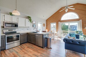 House (4 Bedrooms) | Private kitchen | Microwave, oven, stovetop, dishwasher - Charming Nags Head Retreat: Half-mi to State Park! (Nags Head)