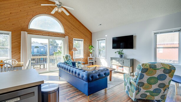 TV, books - Charming Nags Head Retreat: Half-mi to State Park! (Nags Head)