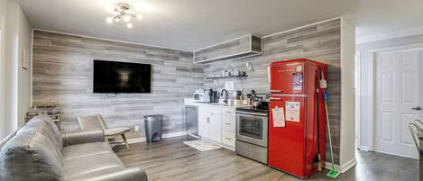 Apartment (2 Bedrooms) | Front of property