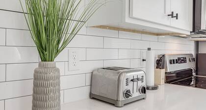 Modern Houston Vacation Rental, 8 Mi to Downtown!
