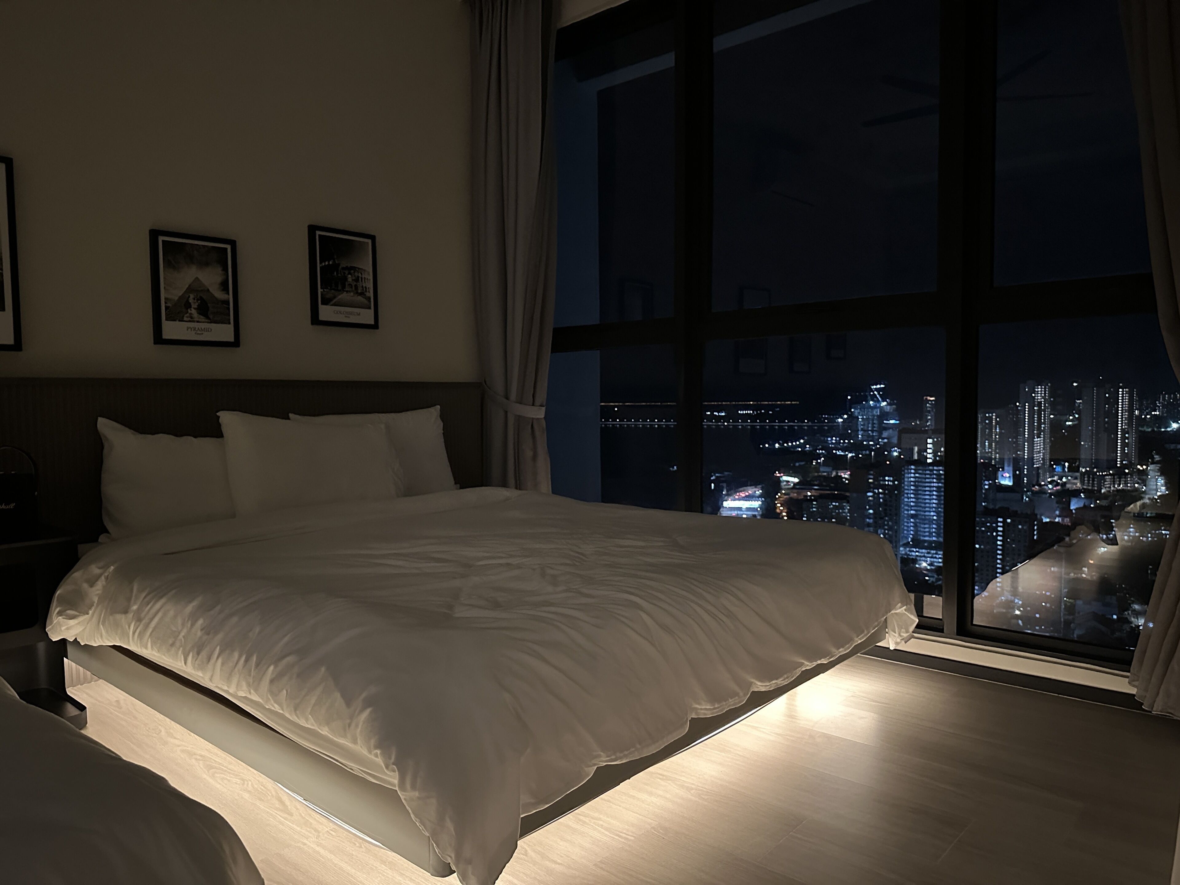 Hypo-allergenic bedding, individually decorated, individually furnished