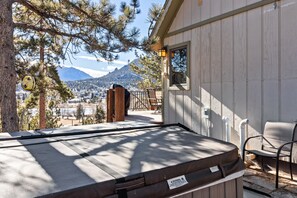 Maison, 3 chambres | Bain à remous extérieur