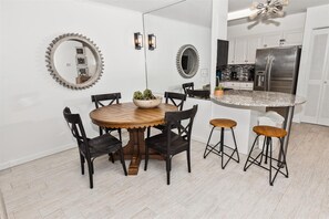Condo, 2 Bedrooms | Dining