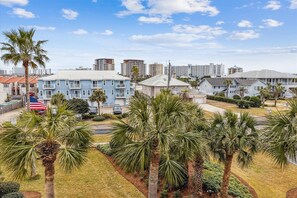 Condo, 2 Bedrooms | Property grounds